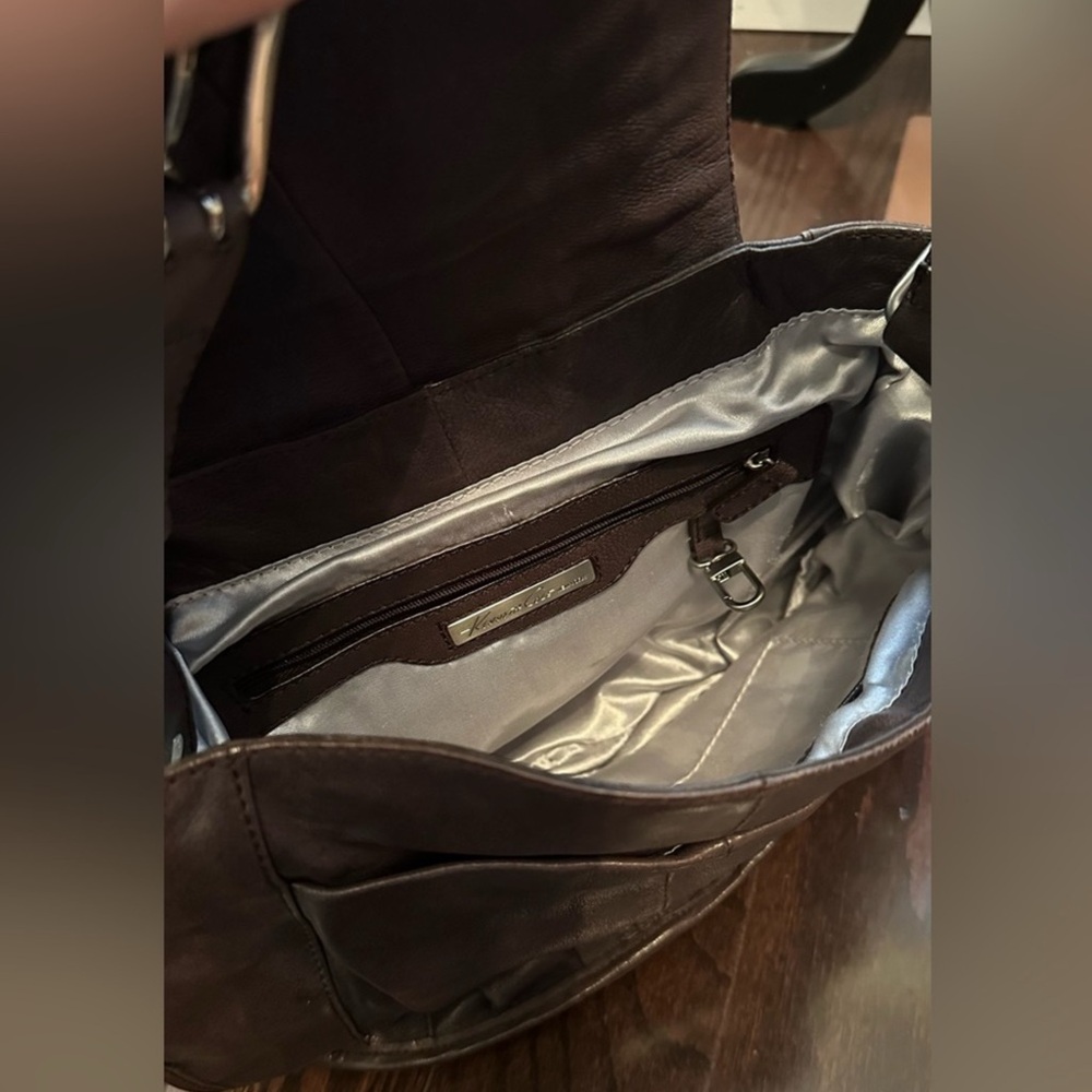 Kenneth Cole New York mushroom grey leather bag with shoulder & crossbody straps - Picture 8 of 16